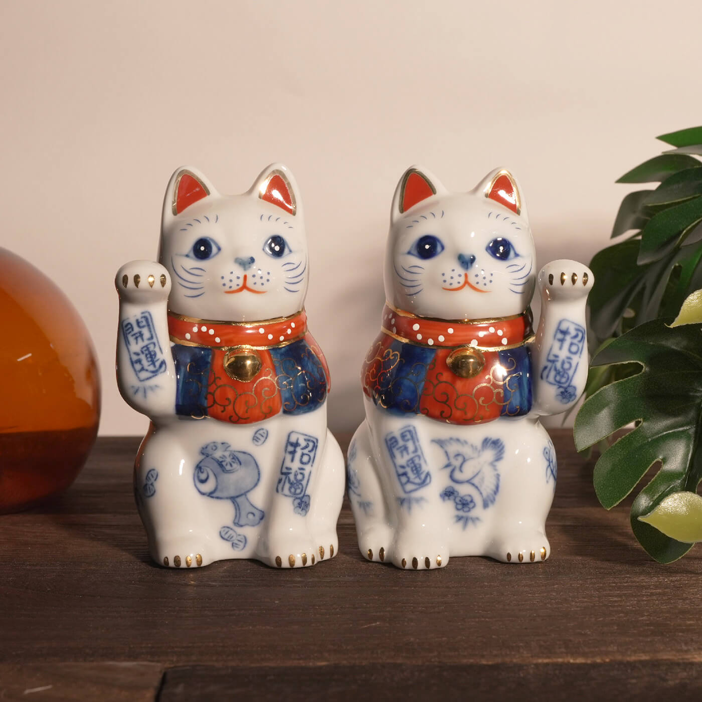 Sometsuke Nishiki Lucky & Fortune Maneki Neko (Left paw raised)