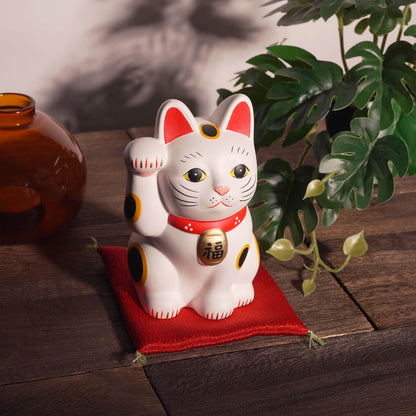Lucky Maneki Neko (Right paw raised)
