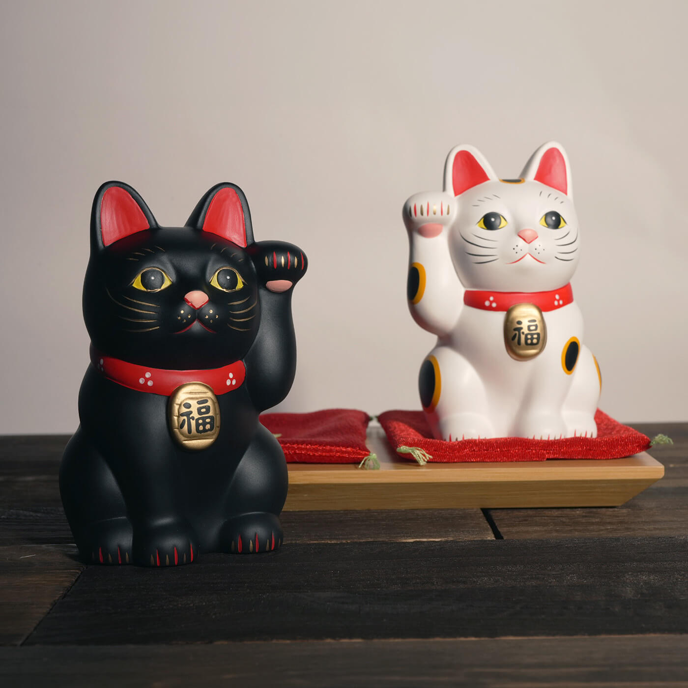 Lucky Maneki Neko (Left paw raised)