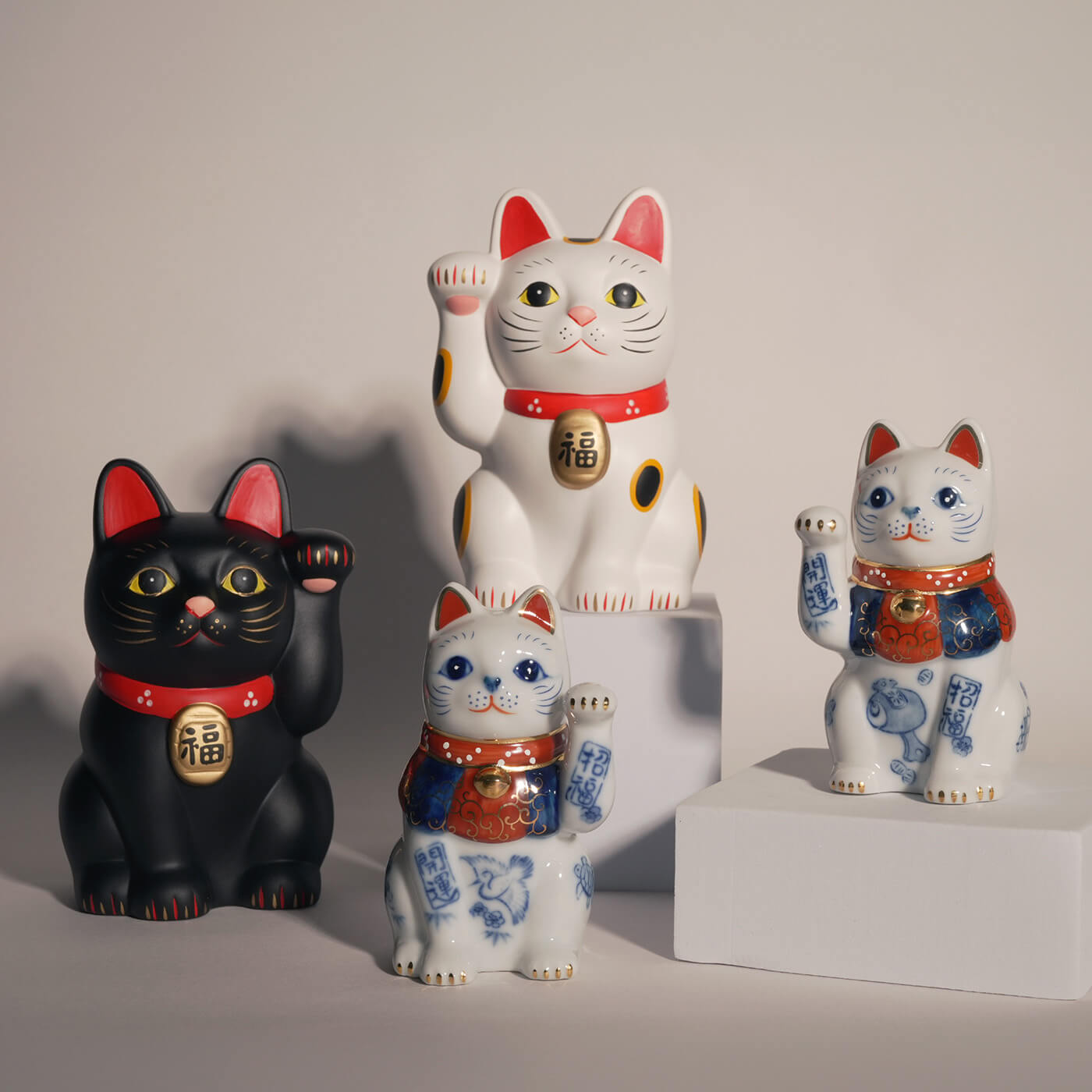 Lucky Maneki Neko (Right paw raised)