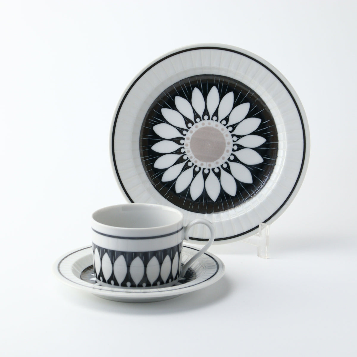 Antico Flower Cup & Saucer with Cake Plate - Dalsy